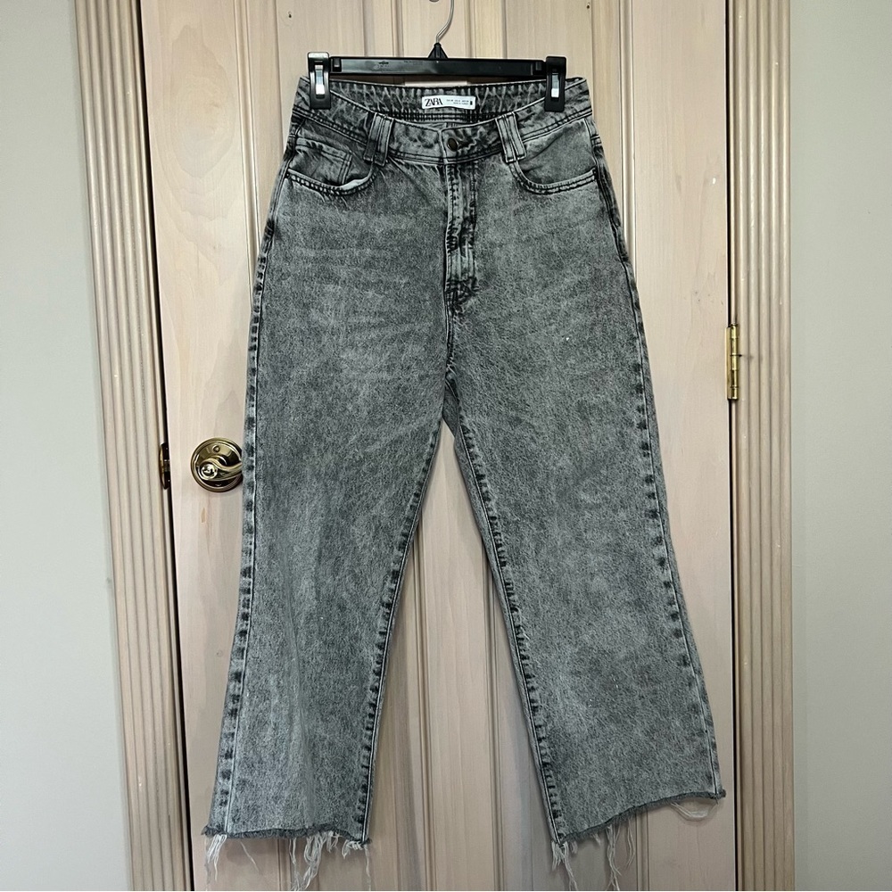 Zara Straight leg acid washed black gray raw frayed hem jeans 9589